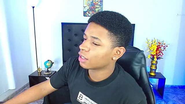 liiam3 online show from April 13, 9:15 pm