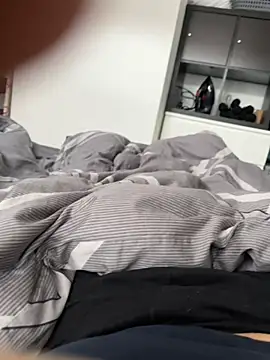 GlitzerGlitzer online show from February 23, 1:24 pm