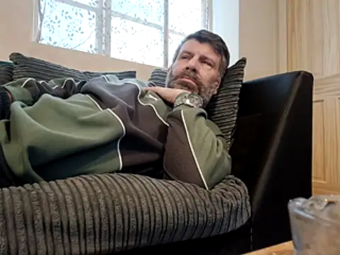 stud2512 online show from April 15, 4:18 pm