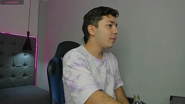 Julian Smith21 online show from March 8, 4:11 pm