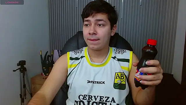 Julian Smith21 online show from April 12, 11:49 pm