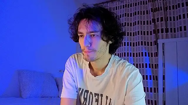 crybae online show from March 17, 9:06 pm