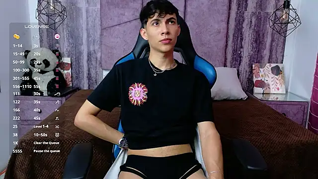AronTawers online show from June 10, 7:36 pm