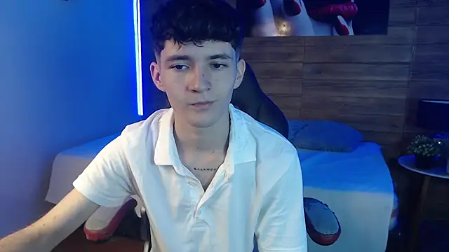 trevor mob online show from April 4, 8:06 pm