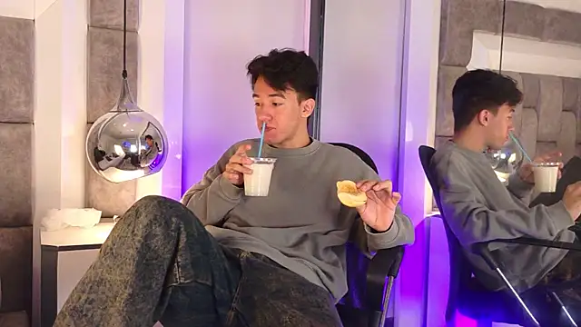 Austin Reedss online show from May 26, 1:18 pm