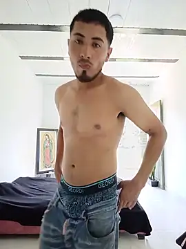 Santiag0122  online show from June 11, 7:34 pm