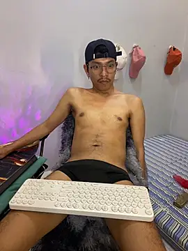 asian darlingcummersxXx online show from April 10, 8:32 am