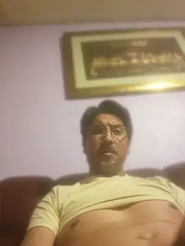 BRAD MATURE online show from April 17, 3:20 am