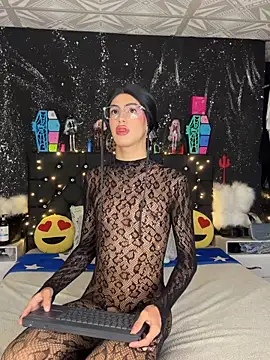 scarletwhisper  online show from March 9, 5:18 pm