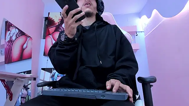 DanteLuxx online show from May 13, 4:42 am