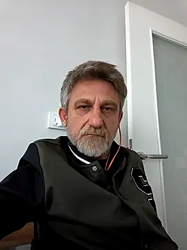 arelll34 online show from April 5, 2:13 pm