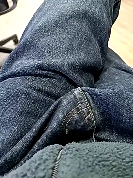 Romantic3169 online show from April 12, 12:28 pm