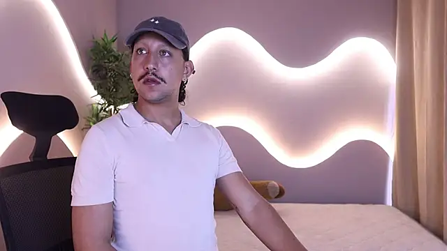 Liorenvyx  online show from May 6, 5:35 pm