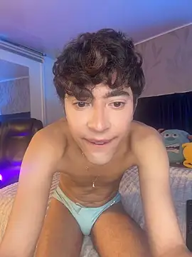 MatthewMoore  online show from March 29, 12:44 am