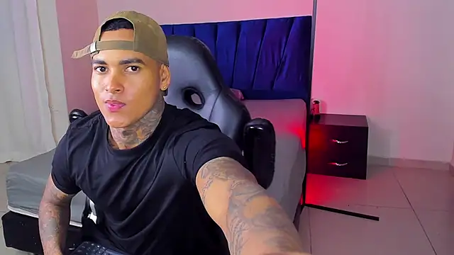 tyler bell  online show from March 26, 3:10 am