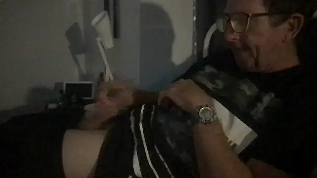 MrBombasticxxx online show from March 6, 7:55 pm