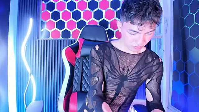 Cristopher Wild online show from May 20, 4:19 am