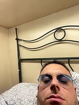 tonyboys19418 online show from March 28, 1:44 pm