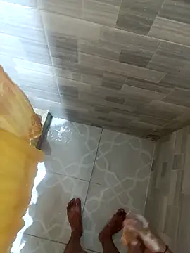 Juango24321 online show from April 28, 10:47 pm