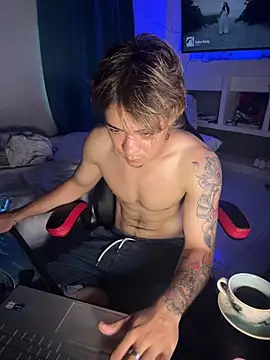 AngelLatinBoy online show from April 5, 1:29 pm