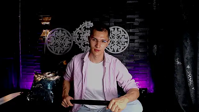 MilanDavid1 online show from March 18, 5:38 pm