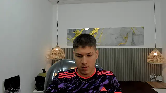 AlessandroFranco online show from April 24, 1:35 pm