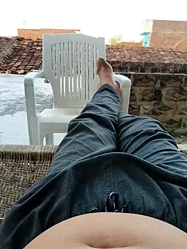 Desii rockstarr online show from April 10, 12:45 pm