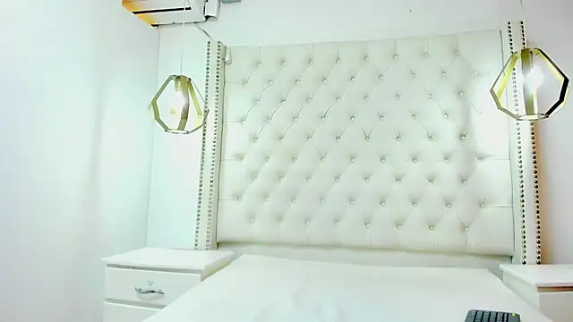 JEAN LEWIS2 online show from April 1, 7:33 pm