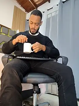 Oliver bigblack cock online show from April 19, 6:21 pm