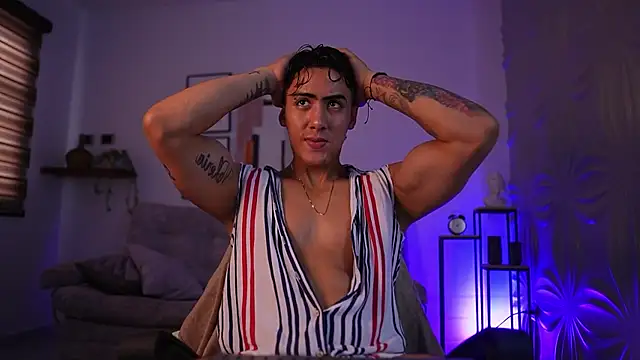Tayler Cross  online show from April 11, 2:09 pm