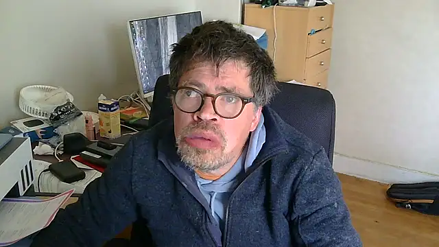 calou123 online show from March 27, 4:08 pm