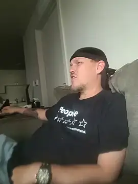 yourMasterisBored online show from April 5, 9:11 pm