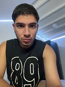 ApoloGray   online show from May 14, 9:46 pm