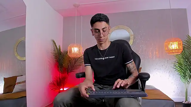 Gio carangi online show from June 30, 3:18 am