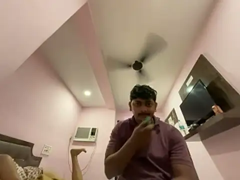 schoolboy  online show from March 29, 11:05 pm