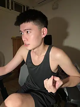 CalvinHY online show from July 10, 7:59 pm