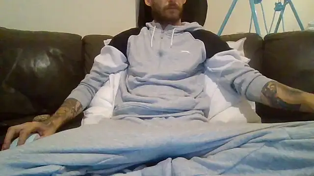 feetlovrr94 online show from May 4, 10:00 pm