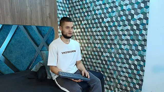 Joaho Fernandez online show from July 6, 9:26 pm