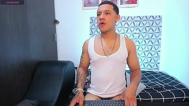 Benjamin lich online show from June 13, 3:37 am