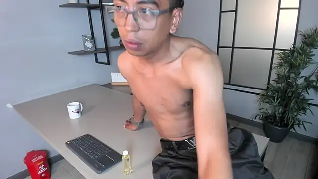 mike salaz online show from March 27, 8:26 am