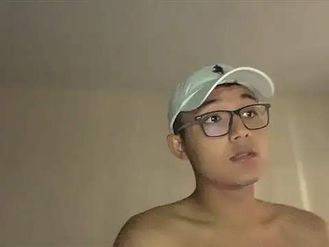 Chriis 18 online show from April 20, 2:30 pm