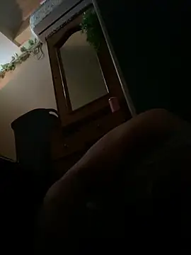 9inchesHire online show from April 17, 2:47 am