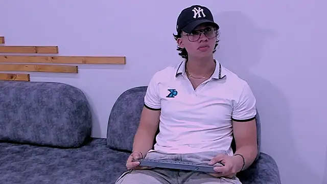 axxel body online show from March 28, 8:42 pm