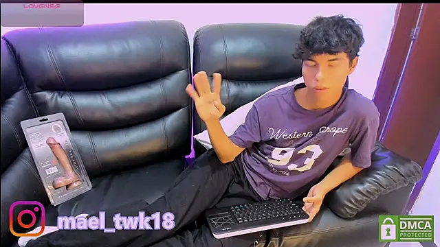 Mael Twink online show from April 11, 7:06 pm
