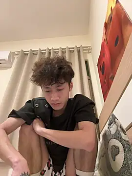 sexyboy-3525 online show from April 17, 1:25 pm