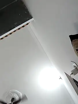 boyaaxx online show from April 1, 9:11 am