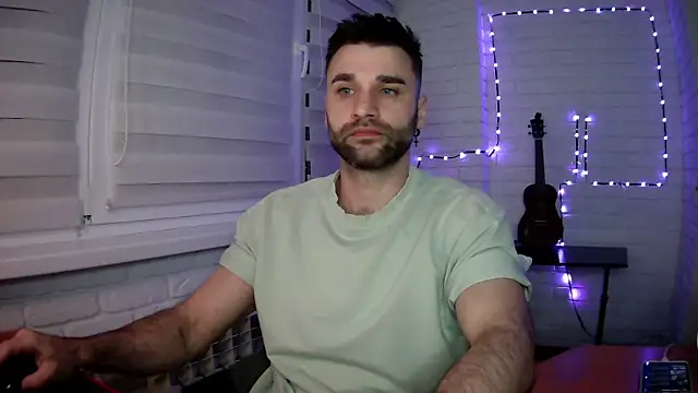 DaddySlava online show from April 27, 9:42 pm