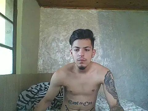 robertmrn112 online show from May 15, 10:23 am