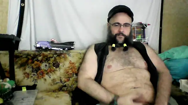 BriTheTopBear online show from July 2, 3:23 am