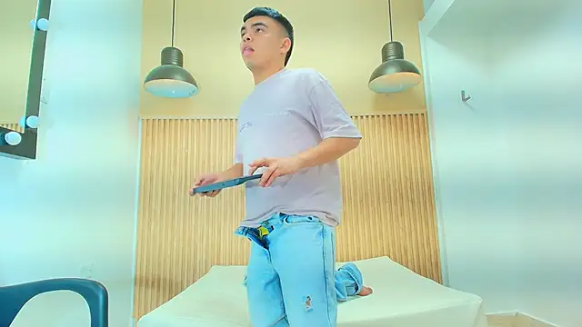 THIAM KELLER1 online show from April 8, 11:35 pm